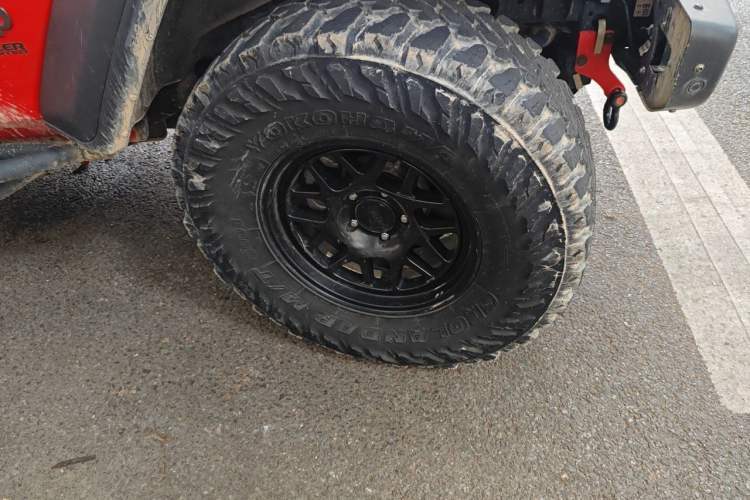 Used Jeep Wrangler 2019 2.0T Rubicon Four-Door Version China V Emission Standard Right Front Wheel Hub