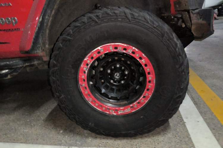 Used Jeep Wrangler 2019 2.0T Sahara Four-Door Version China VI Emission Standard Right Front Wheel Hub