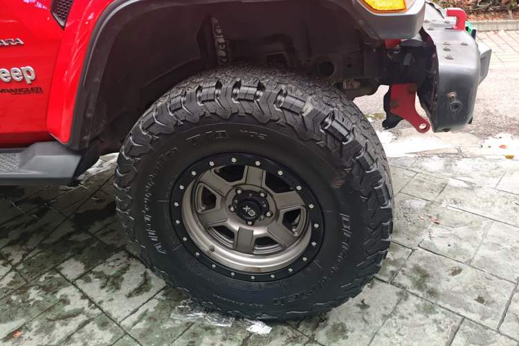 Used Jeep Wrangler 2019 2.0T Sahara 4-Door Version China V Standard Right Front Wheel Hub