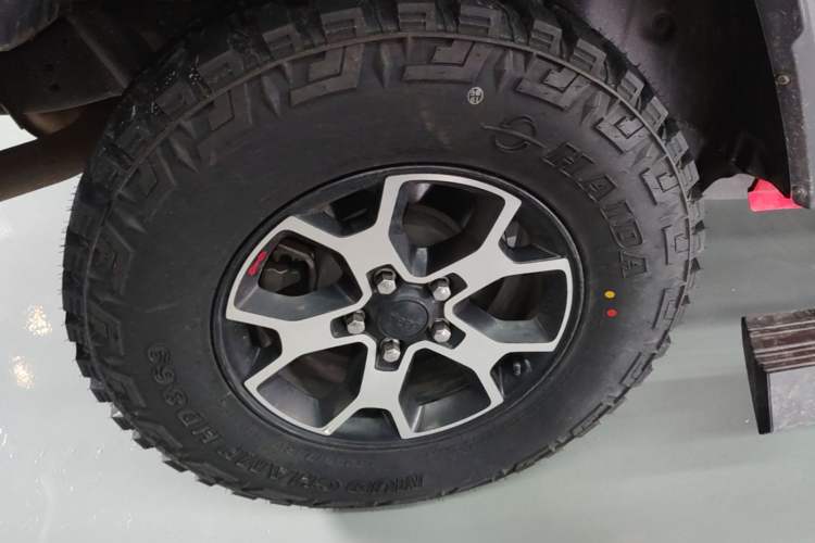 Used Jeep Wrangler 2019 2.0T Rubicon Four-Door Version China VI Emission Standard Right Rear Wheel Hub