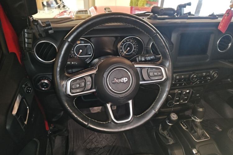 Used Jeep Wrangler 2019 2.0T Sahara 4-Door Version China V Standard Steering Wheel