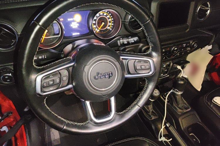 Used Jeep Wrangler 2019 2.0T Sahara Four-Door Version China VI Emission Standard Steering Wheel