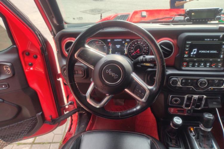 Used Jeep Wrangler 2019 2.0T Rubicon Four-Door Version China VI Emission Standard Steering Wheel