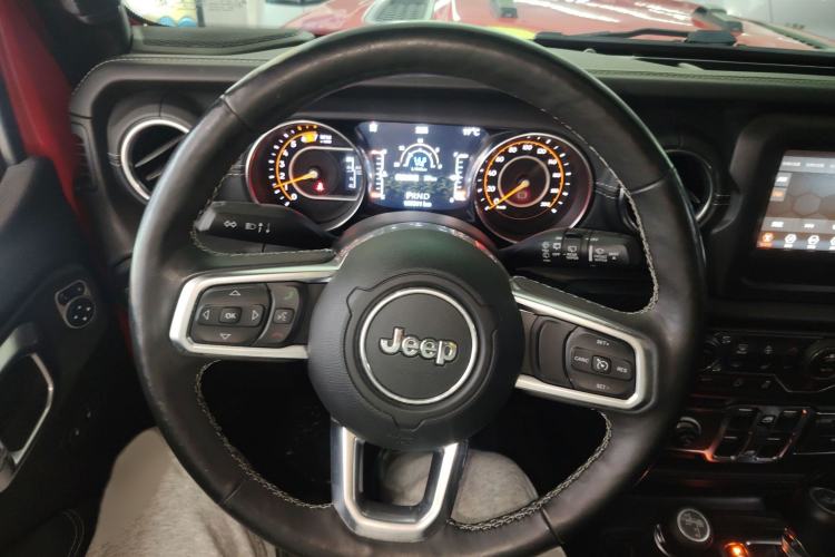 Used Jeep Wrangler 2019 2.0T Sahara Four-Door Version China VI Emission Standard Steering Wheel