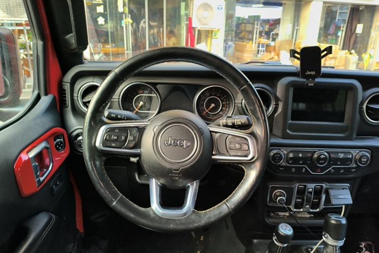Used Jeep Wrangler 2019 2.0T Sahara Four-Door Version China VI Emission Standard Steering Wheel