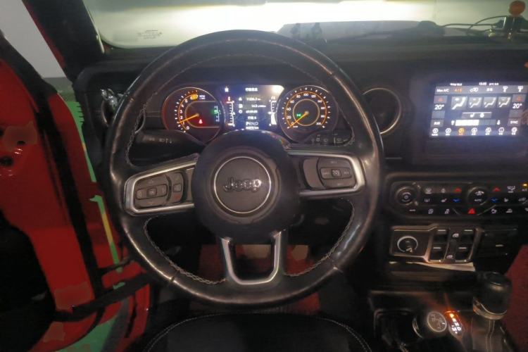 Used Jeep Wrangler 2019 2.0T Sahara Four-Door Version China VI Emission Standard Steering Wheel
