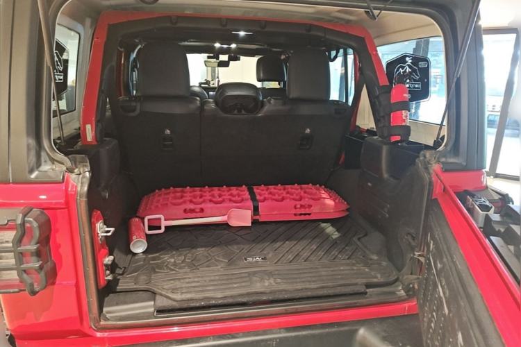 Used Jeep Wrangler 2019 2.0T Sahara 4-Door Version China V Standard Trunk