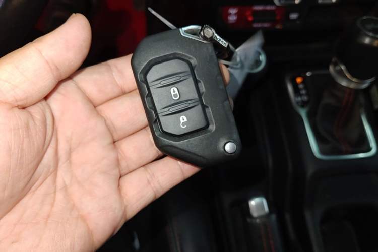 Used Jeep Wrangler 2019 2.0T Rubicon Four-Door Version China VI Emission Standard Vehicle Key