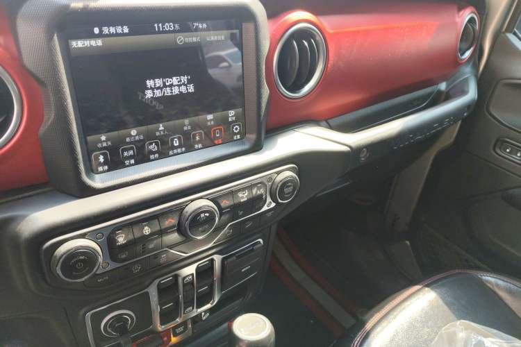 Used Jeep Wrangler 2019 2.0T Rubicon Four-Door Version China V Emission Standard Audio And AC Panel