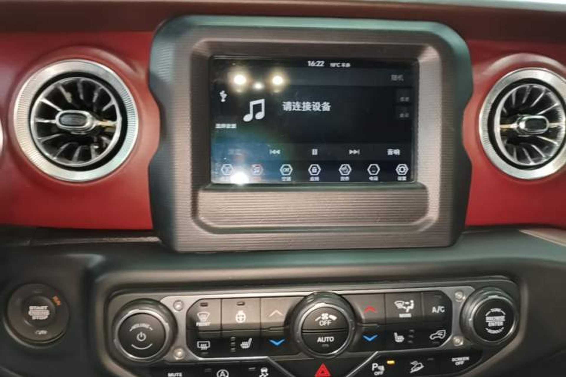 Used Jeep Wrangler 2019 2.0T Sahara Four-Door Version China VI Emission Standard Audio And AC Panel
