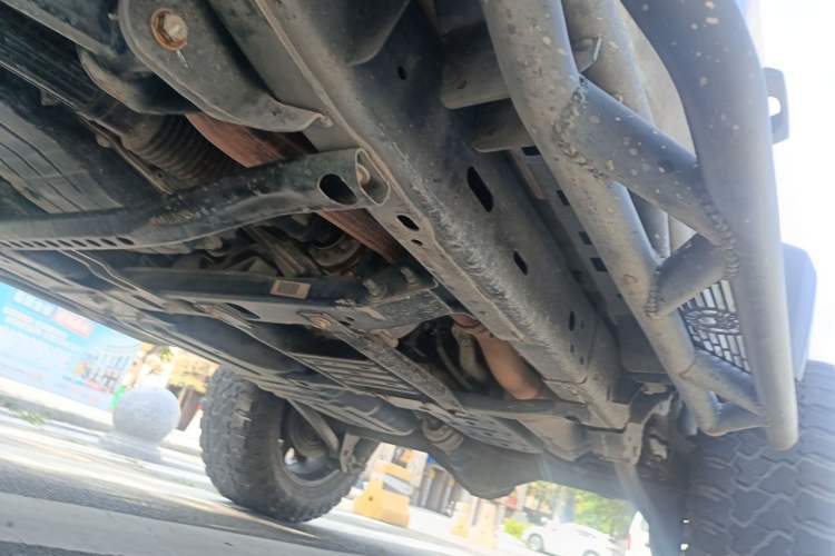 Used Jeep Wrangler 2019 2.0T Sahara Two-Door Version China VI Emission Standard Chassis Front Left
