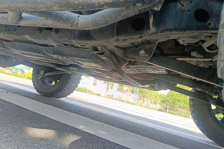 Used Jeep Wrangler 2019 2.0T Sahara Two-Door Version China VI Emission Standard Chassis Front Right