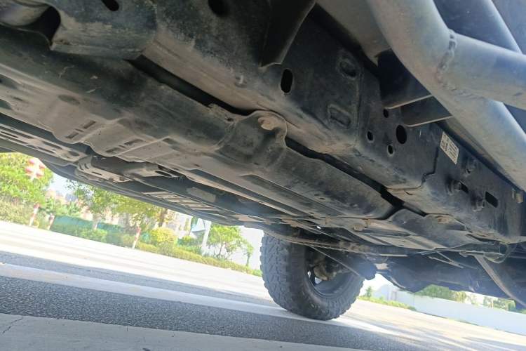 Used Jeep Wrangler 2019 2.0T Sahara Two-Door Version China VI Emission Standard Chassis Rear Right