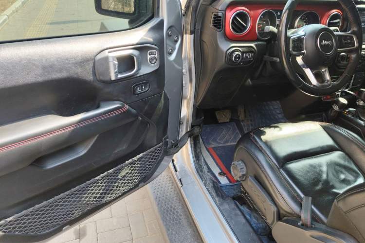 Used Jeep Wrangler 2019 2.0T Rubicon Four-Door Version China V Emission Standard Driver Seat