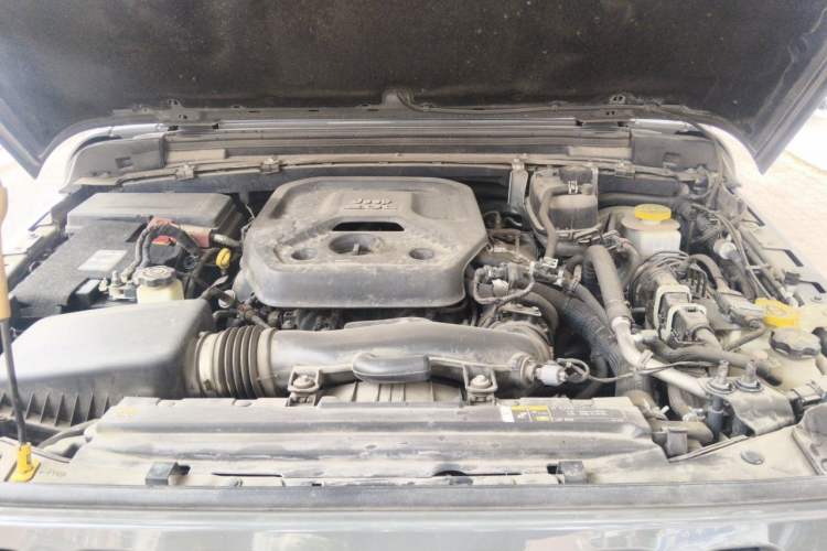 Used Jeep Wrangler 2019 2.0T Sahara 4-Door Version China V Standard Engine Bay