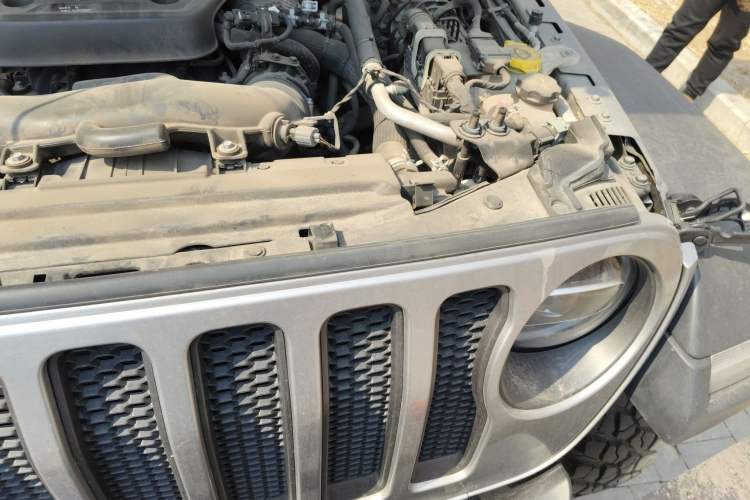 Used Jeep Wrangler 2019 2.0T Rubicon Four-Door Version China V Emission Standard Engine Bay Left