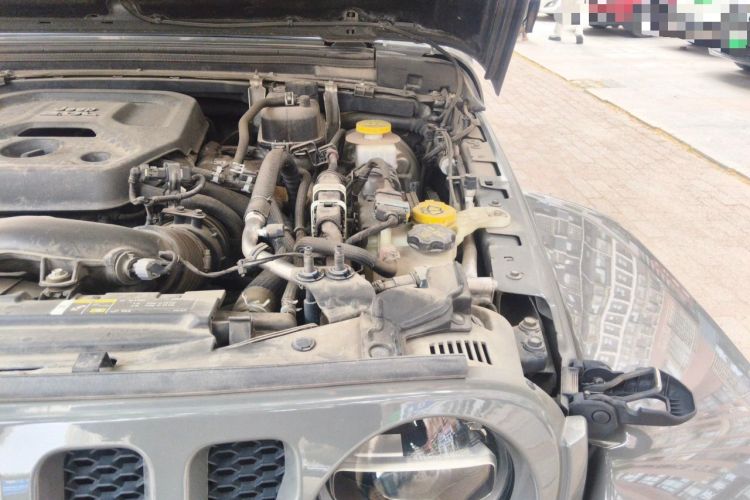Used Jeep Wrangler 2019 2.0T Sahara 4-Door Version China V Standard Engine Bay Left