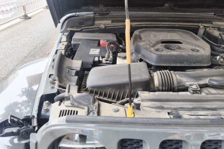 Used Jeep Wrangler 2019 2.0T Sahara 4-Door Version China V Standard Engine Bay Right