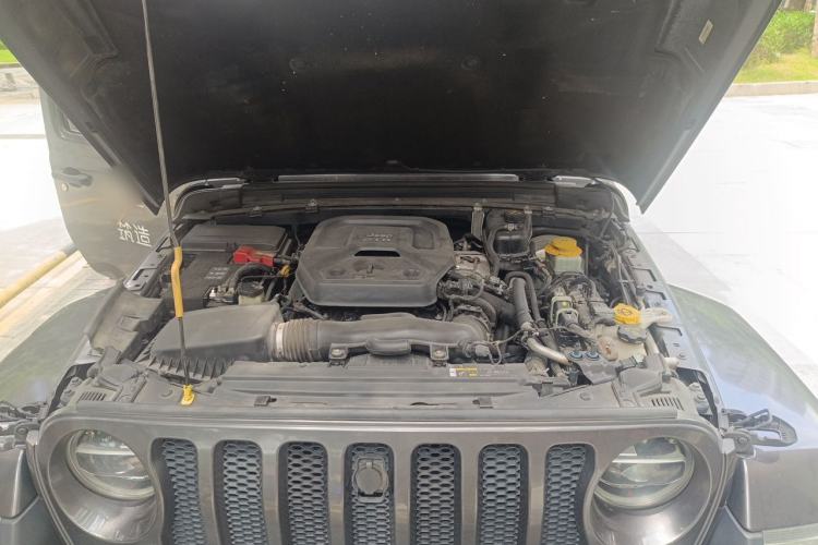 Used Jeep Wrangler 2019 2.0T Sahara 4-Door Version China V Standard Engine Bay