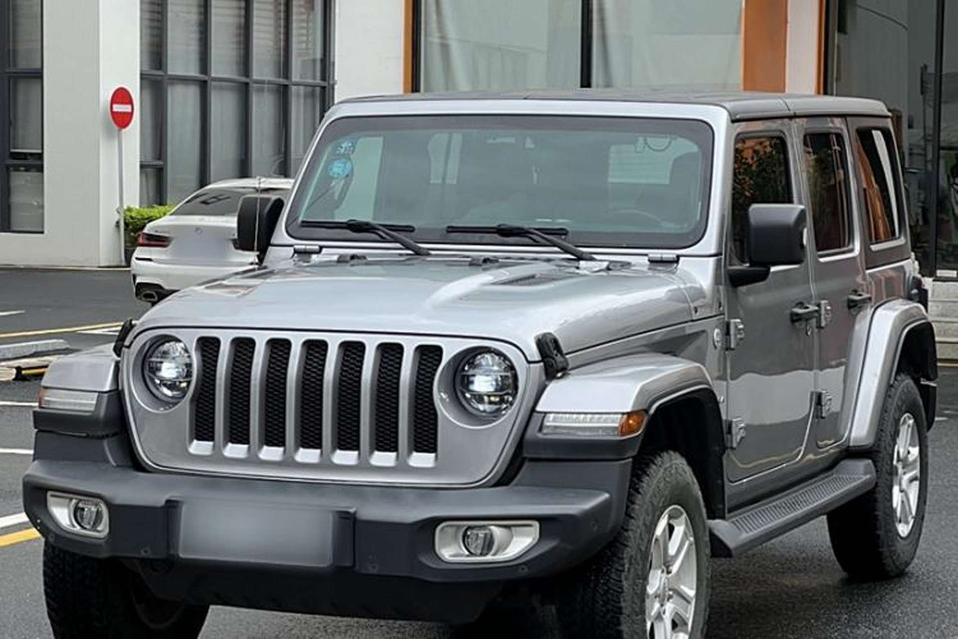 Used Jeep Wrangler 2019 2.0T Sahara Four-Door Version China VI Emission Standard Front Left 45 Deg
