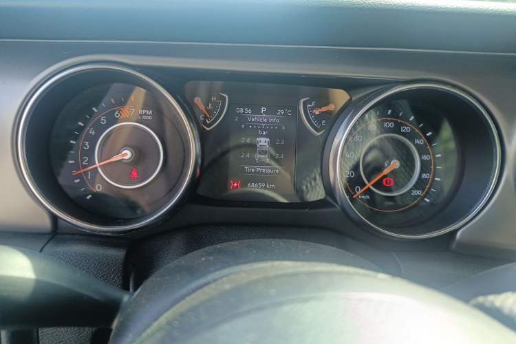Used Jeep Wrangler 2019 2.0T Sahara Two-Door Version China VI Emission Standard Instrument Cluster