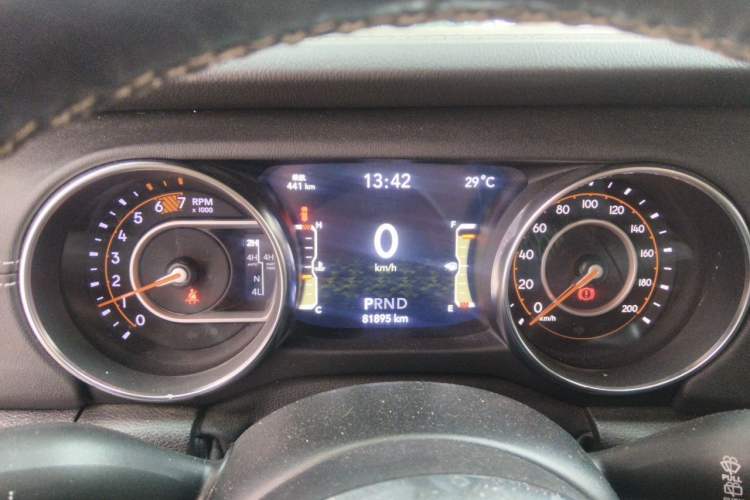 Used Jeep Wrangler 2019 2.0T Sahara 4-Door Version China V Standard Instrument Cluster