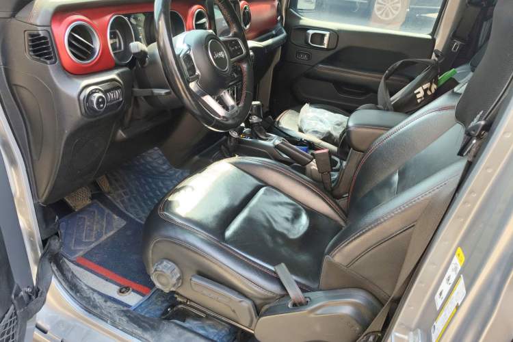 Used Jeep Wrangler 2019 2.0T Rubicon Four-Door Version China V Emission Standard Left Front Seat