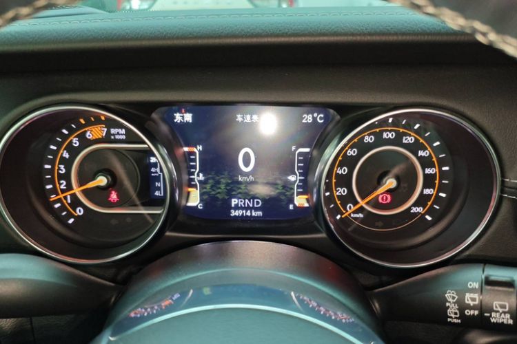 Used Jeep Wrangler 2019 2.0T Sahara Four-Door Version China VI Emission Standard Odometer Close Up