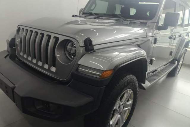 Used Jeep Wrangler 2019 2.0T Sahara Four-Door Version China VI Emission Standard
