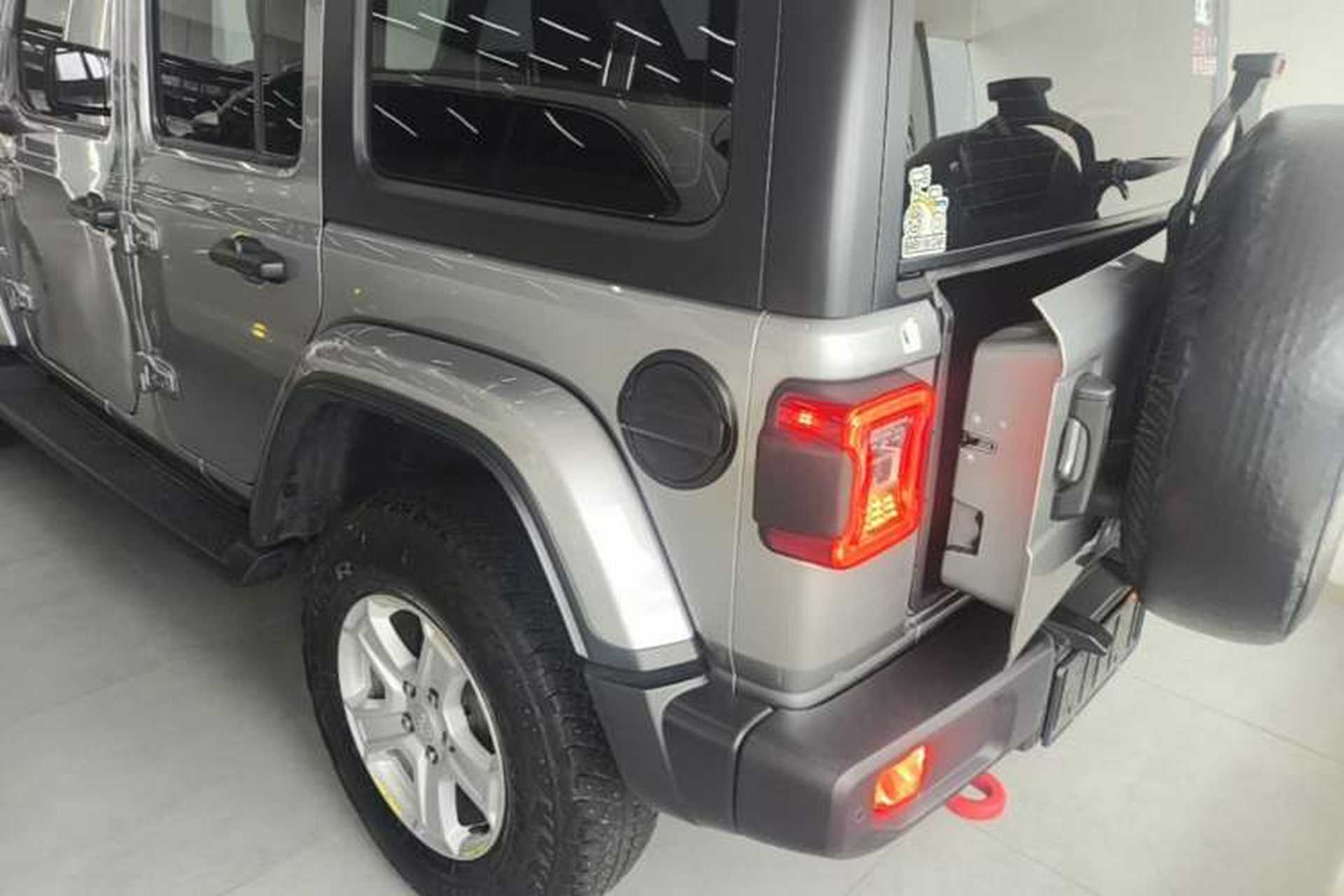 Used Jeep Wrangler 2019 2.0T Sahara Four-Door Version China VI Emission Standard Rear Left 45 Deg