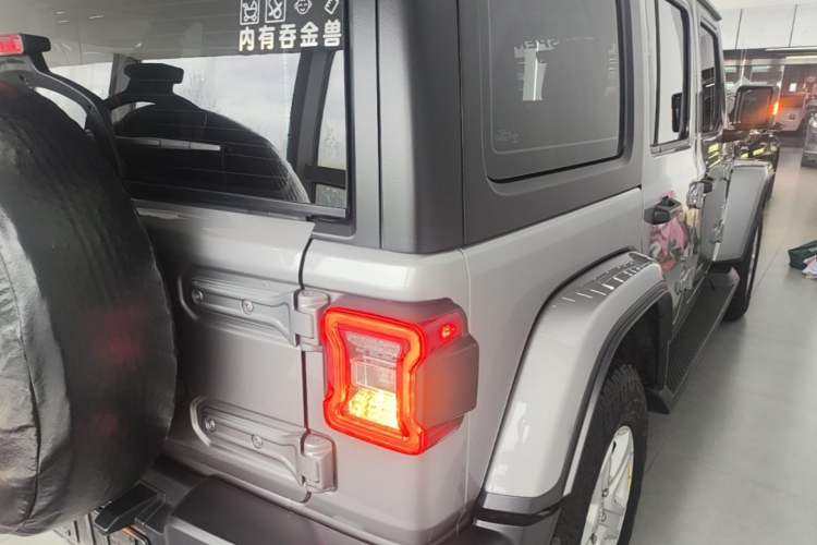Used Jeep Wrangler 2019 2.0T Sahara Four-Door Version China VI Emission Standard Rear Right 45 Deg