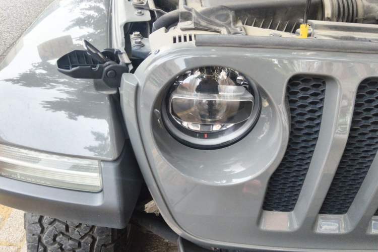 Used Jeep Wrangler 2019 2.0T Sahara 4-Door Version China V Standard Right Front Headlight