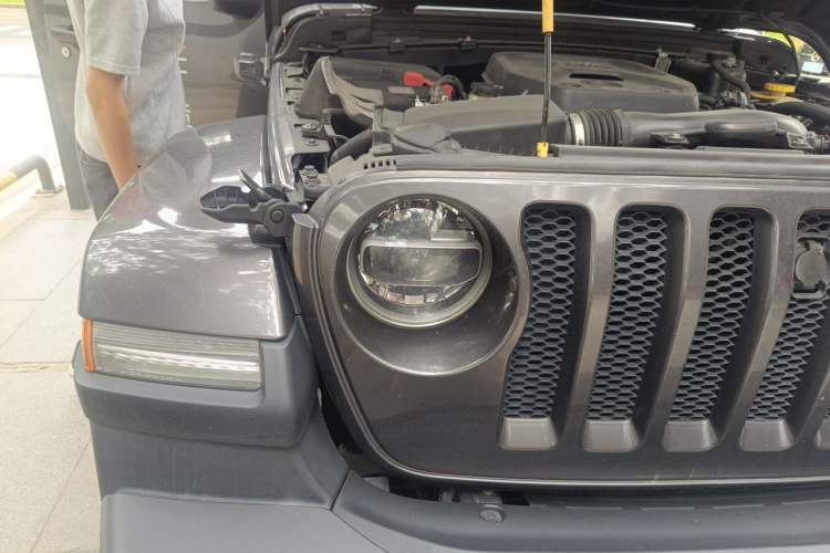 Used Jeep Wrangler 2019 2.0T Sahara 4-Door Version China V Standard Right Front Headlight