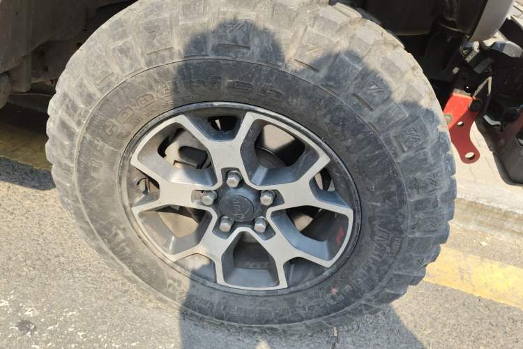 Used Jeep Wrangler 2019 2.0T Rubicon Four-Door Version China V Emission Standard Right Front Wheel Hub