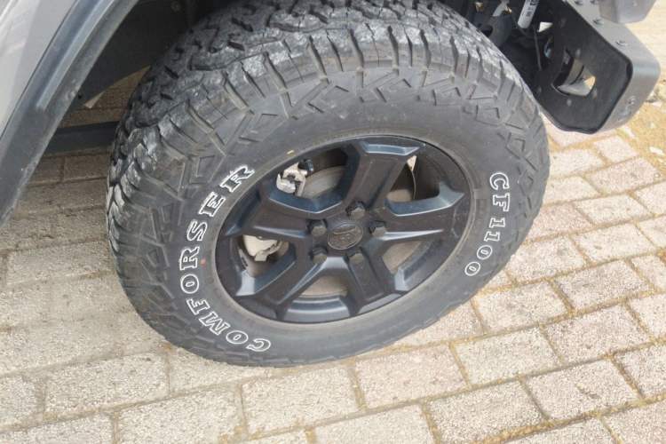 Used Jeep Wrangler 2019 2.0T Sahara 4-Door Version China V Standard Right Front Wheel Hub
