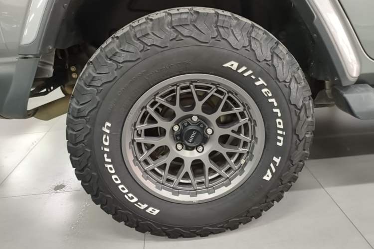 Used Jeep Wrangler 2019 2.0T Sahara Four-Door Version China VI Emission Standard Right Rear Wheel Hub