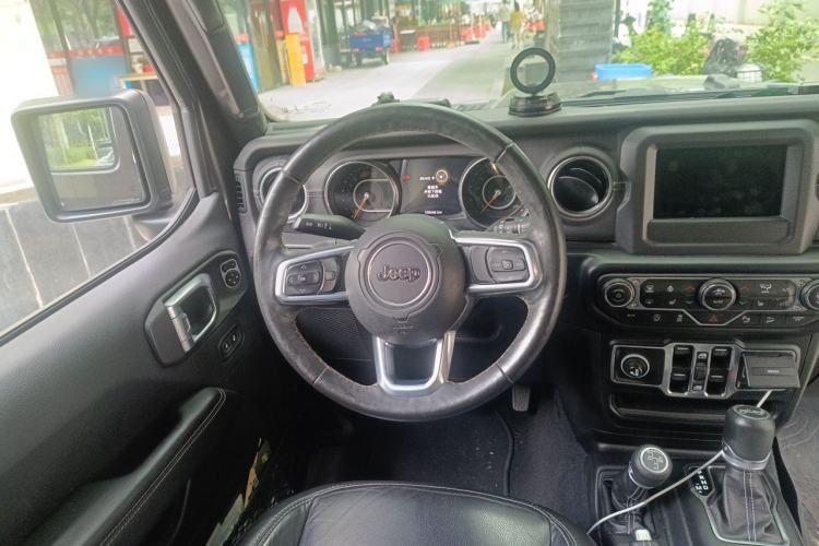 Used Jeep Wrangler 2019 2.0T Sahara 4-Door Version China V Standard Steering Wheel