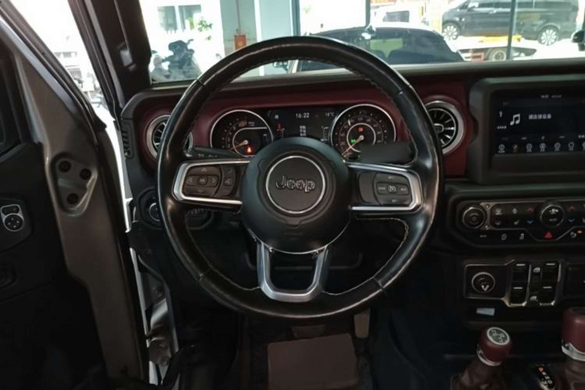 Used Jeep Wrangler 2019 2.0T Sahara Four-Door Version China VI Emission Standard Steering Wheel