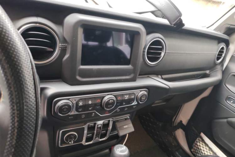 Used Jeep Wrangler  Audio And AC Panel