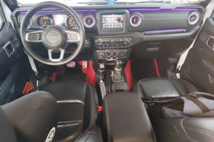 Used Jeep Wrangler 2019 2.0T Sahara Four-Door Version China VI Emission Standard Center Console