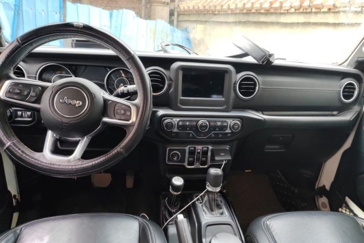 Used Jeep Wrangler  Center Console