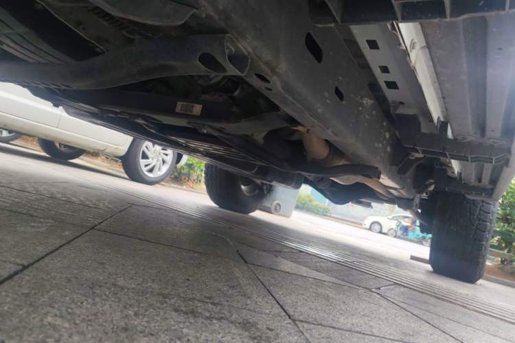 Used Jeep Wrangler 2019 2.0T Sahara Four-Door Version China VI Emission Standard Chassis Front Left