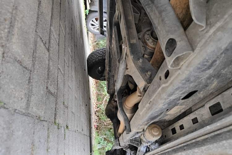Used Jeep Wrangler 2019 2.0T Rubicon Four-Door Version China VI Emission Standard Chassis Front Left