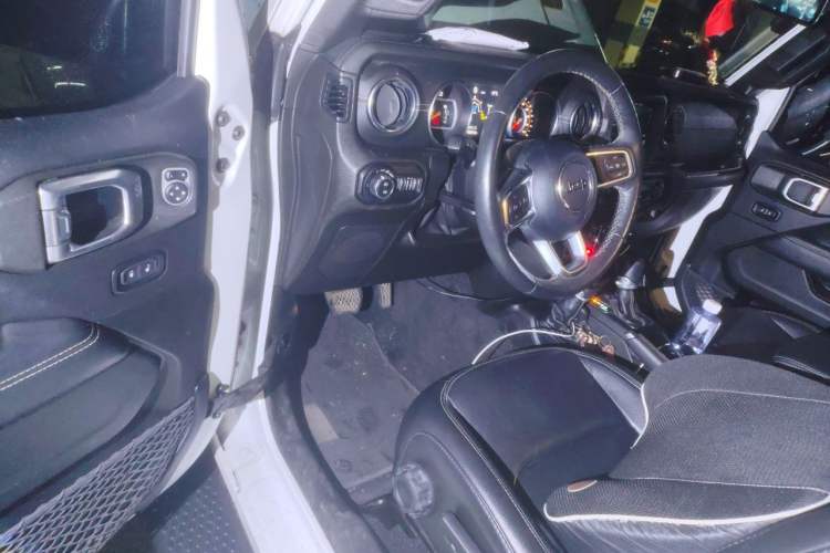 Used Jeep Wrangler 2019 2.0T Sahara 4-Door Version China V Standard Driver Seat