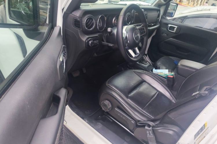 Used Jeep Wrangler 2019 2.0T Sahara Four-Door Version China VI Emission Standard Driver Seat