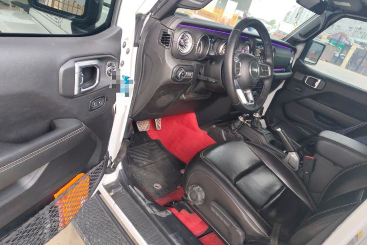 Used Jeep Wrangler 2019 2.0T Sahara Four-Door Version China VI Emission Standard Driver Seat