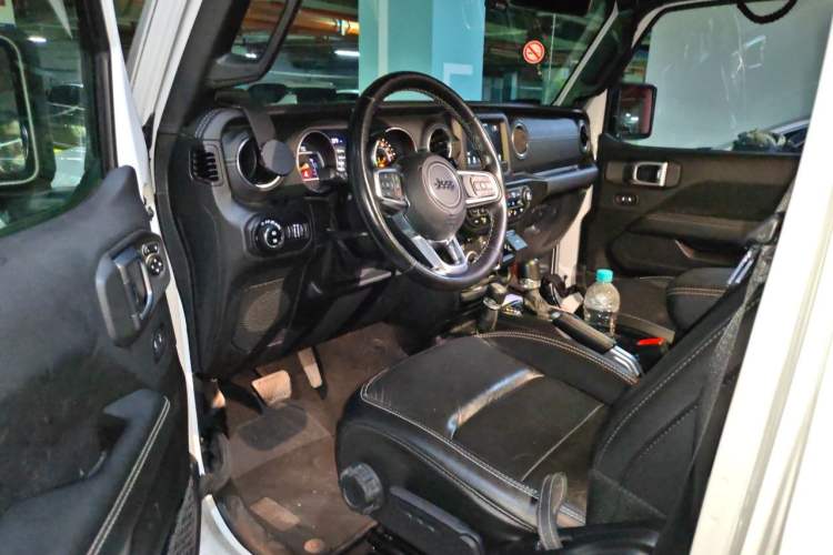 Used Jeep Wrangler 2019 2.0T Sahara Four-Door Prestige Edition China V Standard Driver Seat