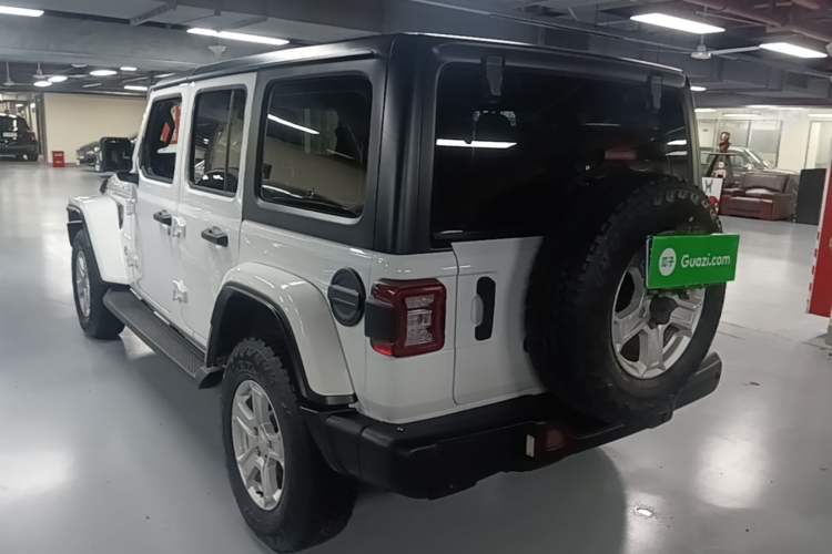 Used Jeep Wrangler 2019 2.0T Sahara Four-Door Version China VI Emission Standard Exterior 2