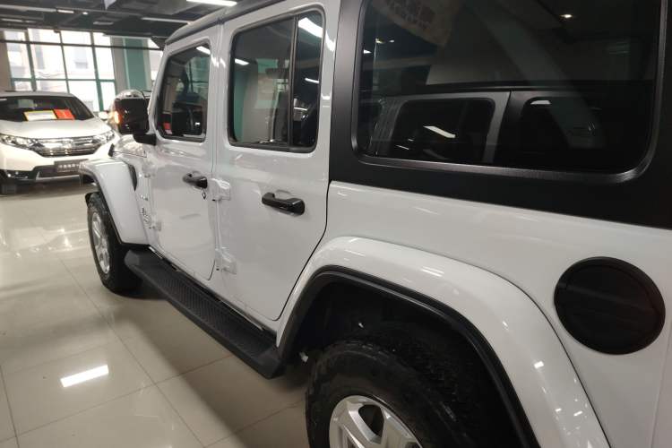 Used Jeep Wrangler 2019 2.0T Sahara Four-Door Version China VI Emission Standard Exterior 3