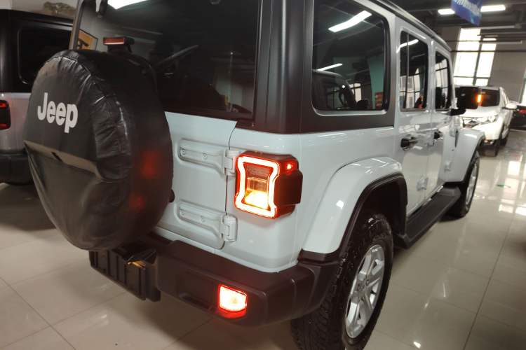 Used Jeep Wrangler 2019 2.0T Sahara Four-Door Version China VI Emission Standard Exterior 5